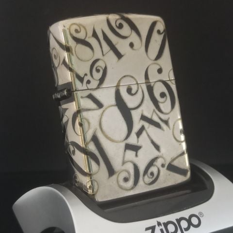 Zippo Chủ Đề Số Học  Giá Thanh Lý Đã Qua Sử Dụng Năm 2013 C51