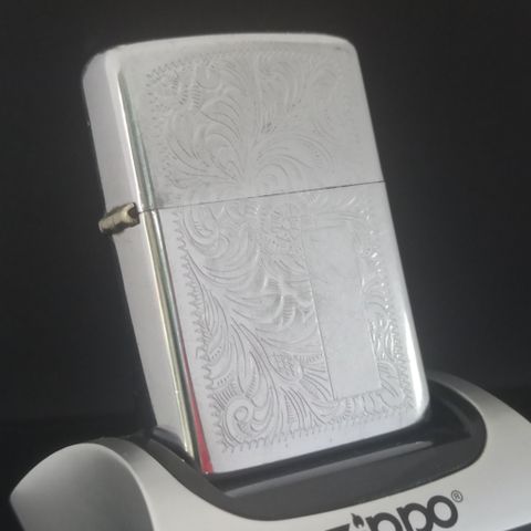 Zippo Cổ Giá Thanh Lý Đã Qua Sử Dụng Đời 6 Vạch Sắc SX Năm 1976 C33