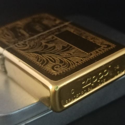 Zippo Bản Kỷ Niệm 40 Năm Hoa Văn Venetian Giá Thanh Lý Đã Qua Sử Dụng SX Năm 2014 C37