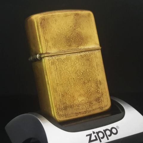 Bật Lửa Zippo Cổ 1950 Bản Tiền Thân  Bọc Da Vỏ Đồng Vành Nắp Cực Quý Hiếm SX Năm 1950 Không Mộc Đáy , Đã Qua Sử Dụng ZQHU111