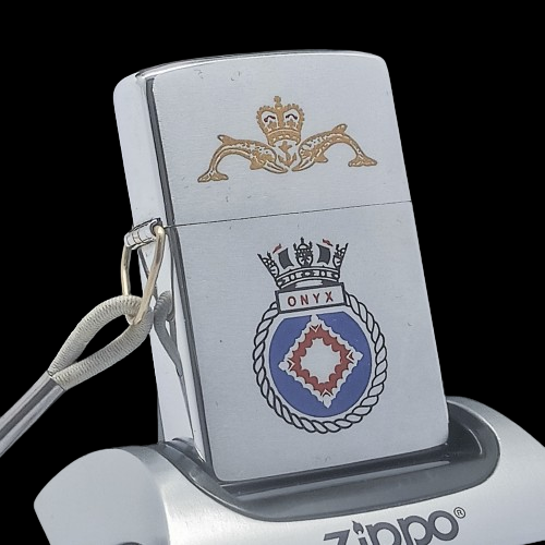 Bật Lửa Zippo Cổ Đồng Khối Mạ Chrome Phay Xước Thiết Kế Dây Móc Treo Chủ Đề Ăn Mòn Phủ Sơn Hiếm Gặp Năm 1984 Đời 6 Vạch Huyền ZC397