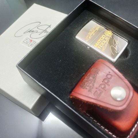 Bộ Bật Lửa Zippo Sliver Plated Đắp Nổi Demi Vàng Gold Plated Bản Kỷ Niệm SX Kèm Bao Da Cực Hiếm Gặp Đời XII La Mã Sản Xuất Năm 1996 ZS90