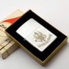 Bật Lửa Zippo Cổ Đồng Khối Mạ Chrome Phay Xước Chủ Đề Ăn Mòn Phủ Sơn Hiếm Gặp Năm 1976 Đời 6 Vạch Sắc ZC402