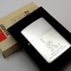 Bật Lửa Zippo Cổ Đồng Khối Mạ Chrome Phay Xước Chủ Đề Ăn Mòn Liberty Nữ Thần Tự Do Hiếm Gặp Năm 1981 Đời 1 Vạch Sắc ZC431