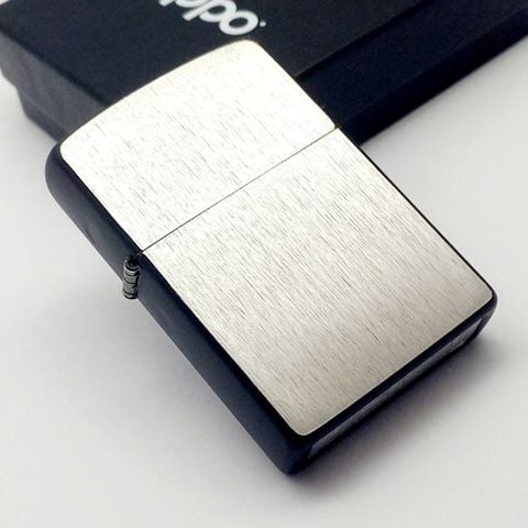 Bật Lửa Zippo Chrome Phay Xước Dọc Viền Sơn Đen Z334