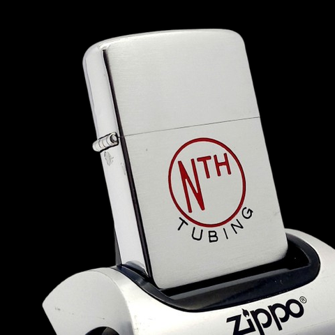 Bật Lửa Zippo Cổ Đồng Khối Mạ Chrome Phay Xước Chủ Đề Ăn Phủ Sơn Hiếm Gặp Năm 1957 Đời 8 Chấm PAT Lệch ZC466
