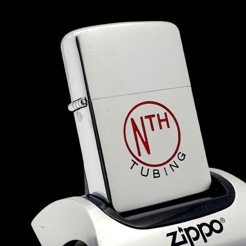 Bật Lửa Zippo Cổ Đồng Khối Mạ Chrome Phay Xước Chủ Đề Ăn Phủ Sơn Hiếm Gặp Năm 1957 Đời 8 Chấm PAT Lệch ZC466
