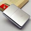 Bật Lửa Zippo Cổ Đồng Khối Mạ Chrome Phay Xước Chủ Đề Quân Sự Hoa Kỳ Ăn Mòn Phủ Sơn Hiếm Gặp Năm 1983 Đời 7 Vạch Huyền ZC463