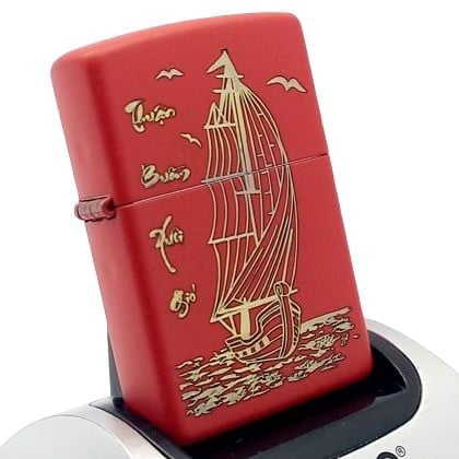BẬT LỬA ZIPPO CỐT ĐỒNG SƠN ĐỎ THUẬN BUỒM XUÔI GIÓ MAY MẮN - ZKC59