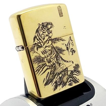 BẬT LỬA ZIPPO ĐỒNG NGUYÊN KHỐI ARMOR VỎ DẦY KHẮC SÂU CHỦ ĐỀ HỔ NÚI BẢN GIỚI HẠN XXX/999 ZKB71