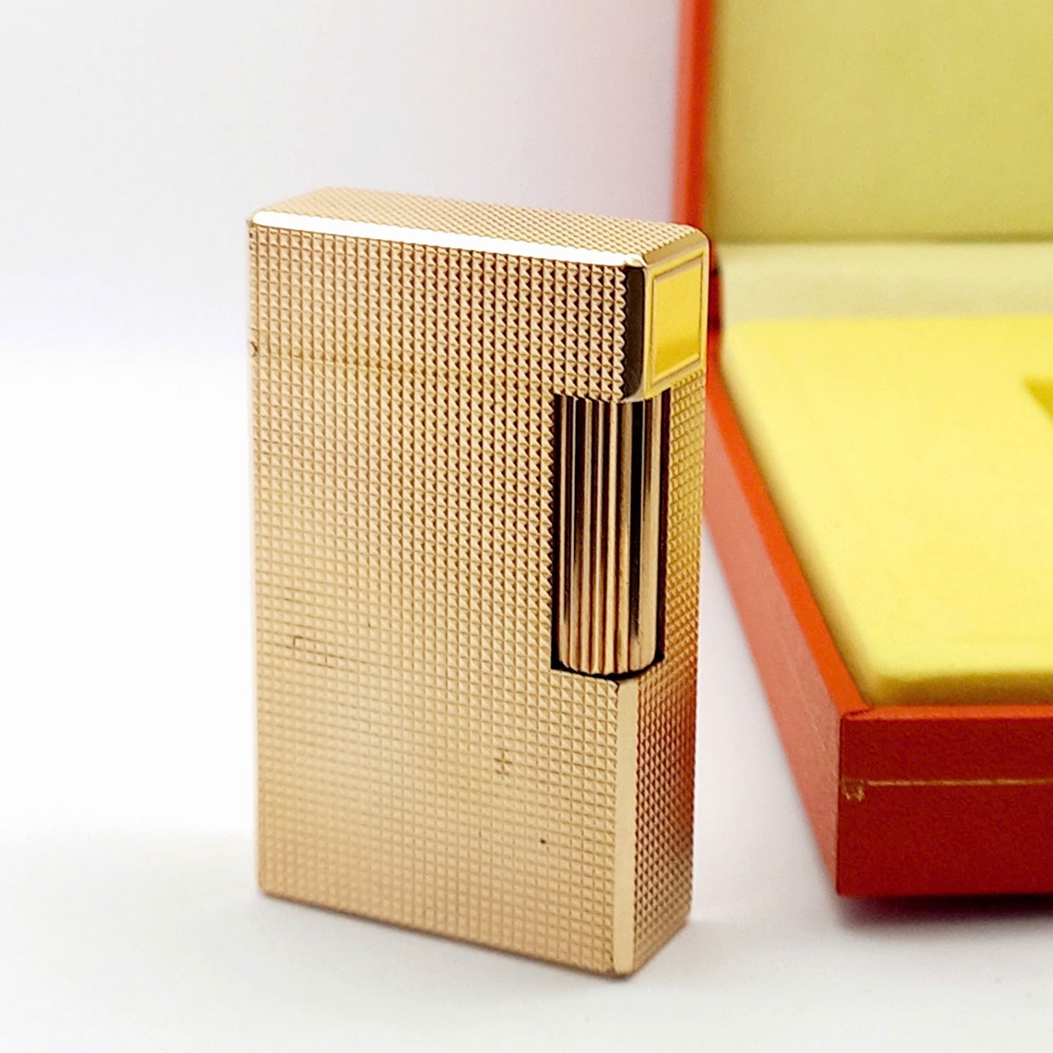 Bật Lửa Dupont 1 Ligne Bọc Vàng Vân Kim Cương 1 Lỗ Phom Cao DP154