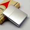 Bật Lửa Zippo Cổ Đồng Khối Mạ Chrome Phay Xước Chủ Đề Quân Sự Hoa Kỳ Ăn Mòn Phủ Sơn Hiếm Gặp Năm 1978 Đời 4 Vạch Sắc ZC452