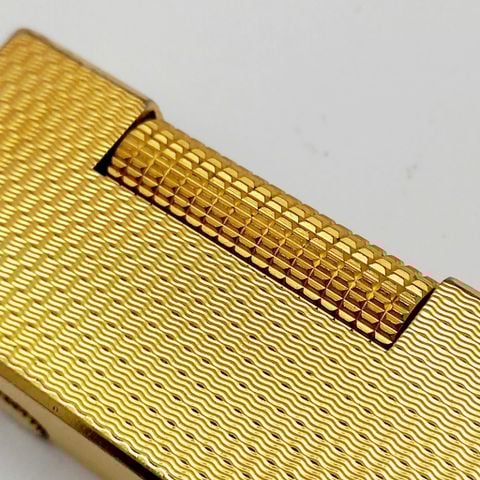 Bật Lửa Dunhill Bọc Vàng Vân Sóng DH135