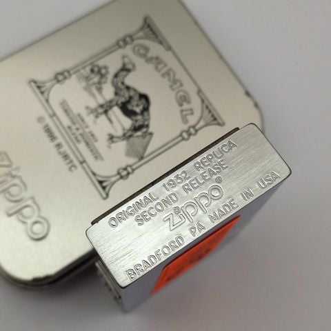 BẬT LỬA ZIPPO REPLICA 1932 EMBLEM CHỦ ĐỀ CAMEL ĐỜI XIII LA MÃ SẢN XUẤT NĂM 1997 Mã ZL735