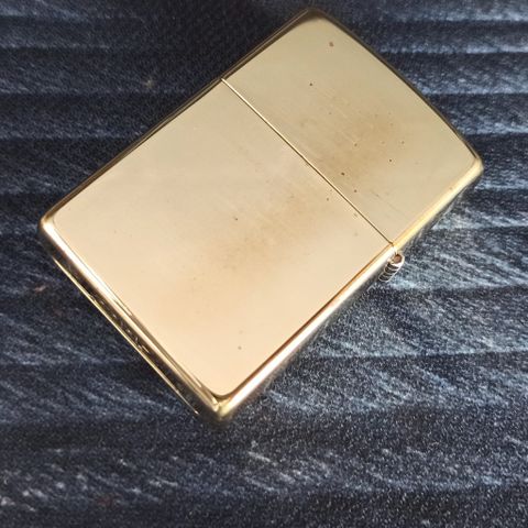 BẬT LỬA ZIPPO BRASS EMBLEM LOGO KỶ NIỆM 60 NĂM THÀNH LẬP HÃNG NĂM 2008 Z93