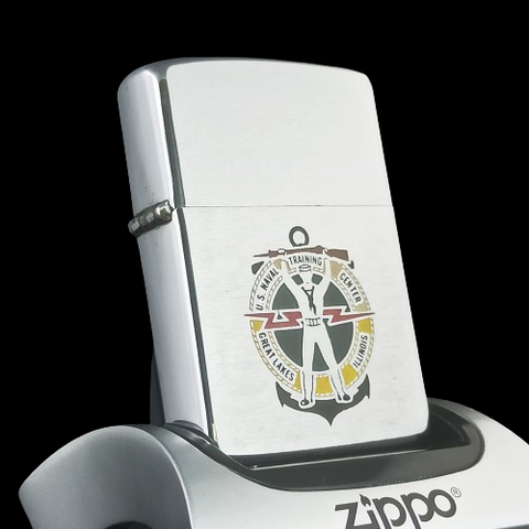 Bật Lửa Zippo Cổ Đồng Khối Mạ Chrome Phay Xước Khắc Ắn Mòn Phủ Sơn Chủ Đề Cực Hiếm, Đời 1 Chấm Năm 1965 ZC169