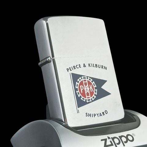 Bật Lửa ZIPPO Cổ  Sản Xuất Năm 1965 Đời Chữ Xéo 1 Chấm Chủ Đề  PEIRCE & KILBURN - ZC45