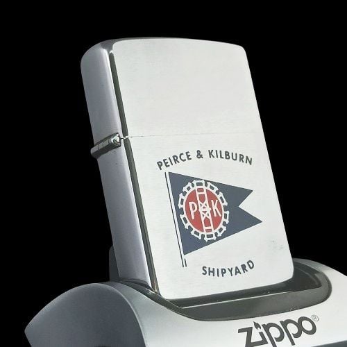 Bật Lửa ZIPPO Cổ  Sản Xuất Năm 1965 Đời Chữ Xéo 1 Chấm Chủ Đề  PEIRCE & KILBURN - ZC45