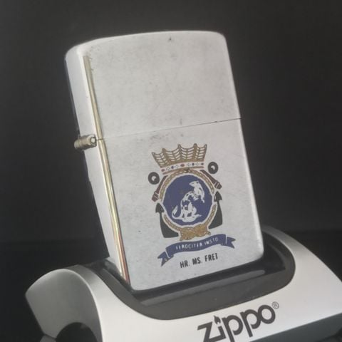 Bật Lửa Zippo Canada Cổ Đồng Khối Mạ Chrome Phay Xước Ăn Mòn Phủ Sơn Chính Hãng Mộc Đáy 3 Hàng Chữ Niagara Năm 1970s ZCU71