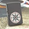 BẬT LỬA ZIPPO MARLBORO SƠN TĨNH ĐIỆN LA BÀN ĐỜI XIV NĂM 1998 ZL114