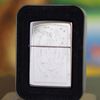 BẬT LỬA ZIPPO CHROME BÓNG CHỦ ĐỀ HỌA TIẾT AI CẬP BẢN XUẤT CHÂU ÂU ĐỜI XIV NĂM 1998 ZL121