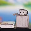 BẬT LỬA ZIPPO MẠ BẠC LIMITTED 0001 EMBLEM NỮ THẦN TỰ DO (CỰC HIẾM) ĐỜI XIII NĂM 1997 ZL150