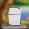 BẬT LỬA ZIPPO CHROME BÓNG EMBLEM LOGO KỶ NIỆM 60 NĂM THÀNH LẬP HÃNG ĐỜI VIII NĂM 1992 ZL151