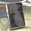 BẬT LỬA ZIPPO CHROME BÓNG CHỦ ĐỀ WILD WEST CAO BỒI CƯỠI NGỰA ĐỜI XI NĂM 1995 ZL17