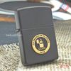 BẬT LỬA ZIPPO SƠN TĨNH ĐIỆN EMBLEM LOGO KỶ NIỆM 60 NĂM THÀNH LẬP HÃNG ĐỜI VIII NĂM 1992 ZL189