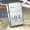 BẬT LỬA ZIPPO CHROME BÓNG CHỦ ĐỀ MARLBORO 3 CHÀNG NGỰ LÂM BẢN XUẤT CHÂU ÂU ( HIẾM) ĐỜI XII LA MÃ SẢN XUẤT NĂM 1996 ZL219