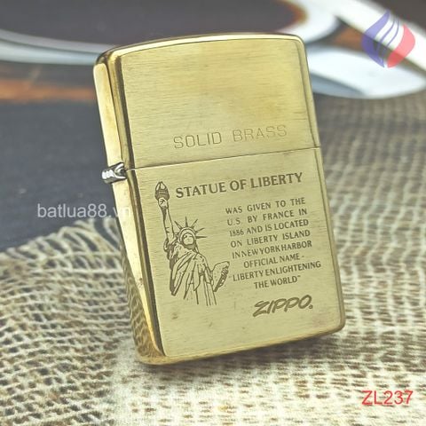 BẬT LỬA ZIPPO BRASS CHU NIÊN 32-92 ĂN MÒN CHỦ ĐỀ NỮ THẦN TỰ DO ĐỨNG NĂM 1992 ZL237