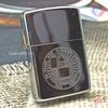 BẬT LỬA ZIPPO CHROME BÓNG CHỦ ĐỀ KỶ NIỆM 50TH ĐỜI VII NĂM 1992 ZL23 BẢN KỶ NIỆM 50 NĂM THÀNH LẬP HÃNG 1932-1982