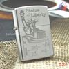 BẬT LỬA ZIPPO SƠN HẤP NHIỆT CHỦ ĐỀ NỮ THẦN TỰ DO ĐỜI XIV LA MÃ SẢN XUẤT NĂM 1998 - ZL257
