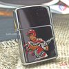 BẬT LỬA ZIPPO CHROME BÓNG SƠN HẤP NHIỆT CHỦ ĐỀ THỂ THAO BÓNG CHÀY ĐỜI XIII NĂM 1997 ZL28