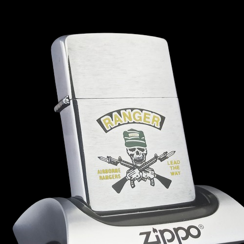 Bật Lửa Zippo Cổ Đồng Khối Mạ Chrome Phay Xước Khắc Ắn Mòn Phủ Sơn Chủ Đề Biệt Đội Hiếm Gặp Nguyên Zin Chính Hãng, Đời X La Mã Sản Xuất Năm 1994 ZL547