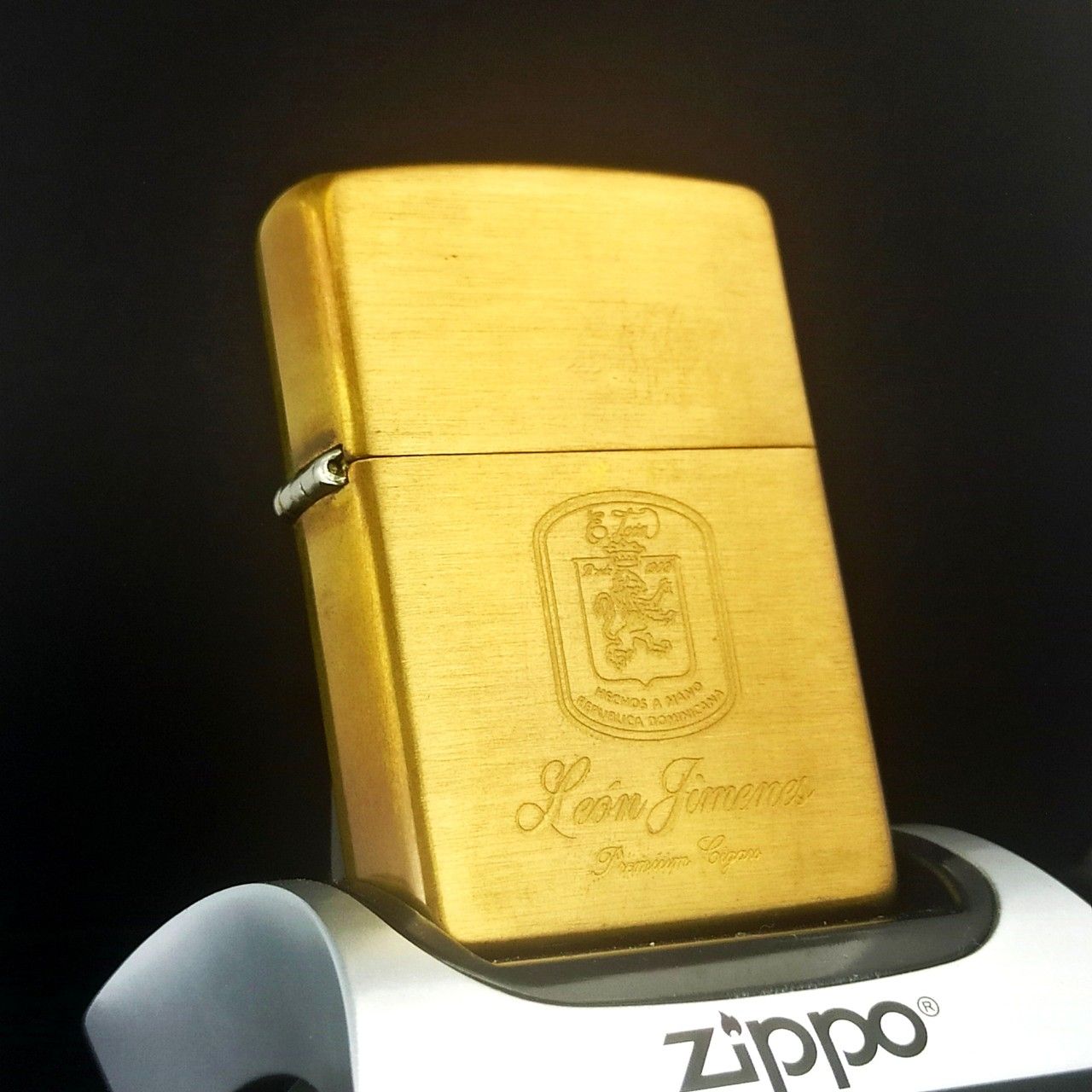 Bật Lửa Zippo Đồng Khối Phay Xước Khắc Ăn Mòn Phủ Sơn Chủ Đề Hiếm Gặp Đời XIII La Mã Năm 1997 ZL585