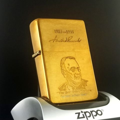 ZIPPO VINTAGE BRASS KHÔNG CHẶT GÓC CHỦ ĐỀ TỔNG THỐNG HOA KỲ RẤT HIẾM ĐỜI V LA MÃ SẢN XUẤT 1989 - ZQH10