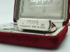 SET BẬT LỬA ZIPPO LIMITTED MẠ BẠC ĐẮP NỔI DEMI VÀNG CHỦ ĐỀ GƯƠNG CHIẾU YÊU + BẢNG HIỆU ZIPPO ĐỜI XII NĂM 1996 ZS10