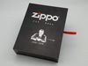 SET BẬT LỬA ZIPPO BÌNH XĂNG VỈ ĐÁ LIMITTED 3000 CHIẾC TOÀN CẦU BẢN ĐẶC BIỆT KỶ NIỆM 100 NĂM NGÀY SINH CỦA CHỦ TỊCH HÃNG ZIPPO 1895/1995 (CỰC HIẾM) ĐỜI XI NĂM 1995 ZS15