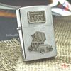 SET BẬT LỬA ZIPPO MÓC KHÓA, EMBLEM LOGO ZIPPO Ô TÔ NHÀ MÁY ZIPPO ĐỜI XIV SẢN XUẤT NĂM 1998 - ZS27