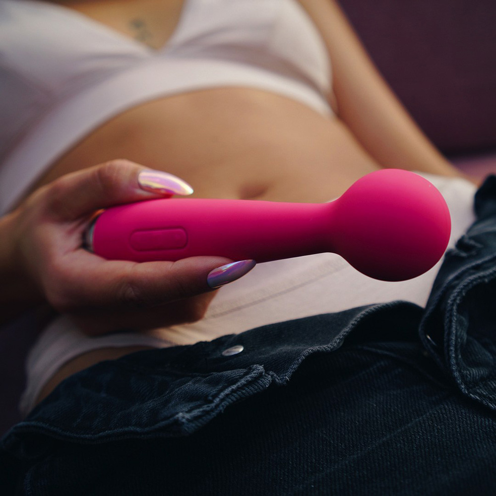 Vibrador Mini Emma: Placer Discreto y Potente - Vibrador Mini Emma