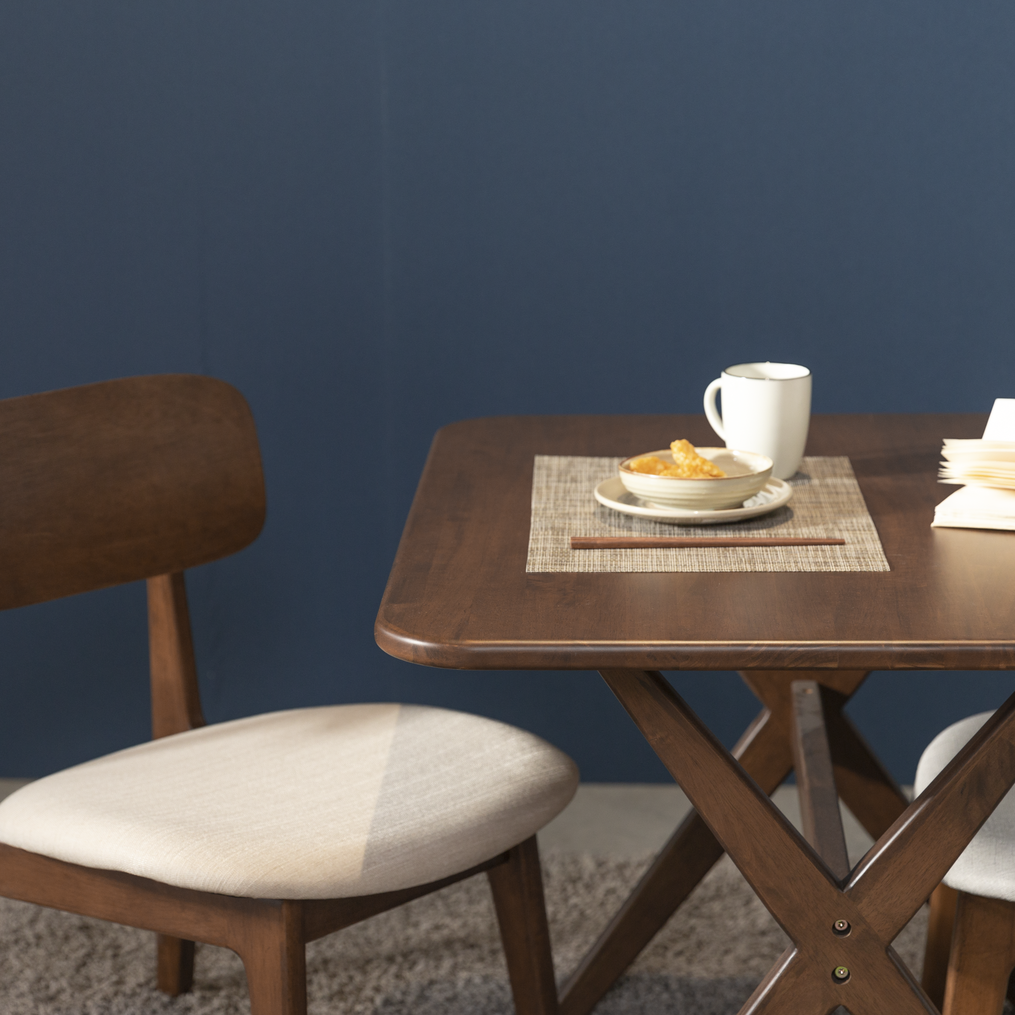  Bàn Ăn Gỗ Cao Su Tự Nhiên MOHO VLINE 601 90cm 