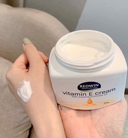 Kem Dưỡng Da Mềm Mịn Body Redwin Vitamin E Cream 300g