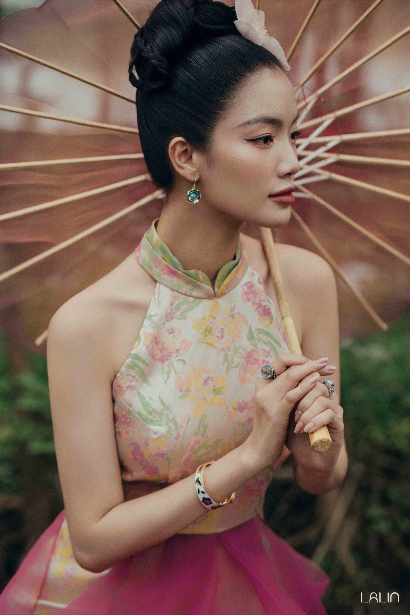 Đầm Gấm Cẩm Tú