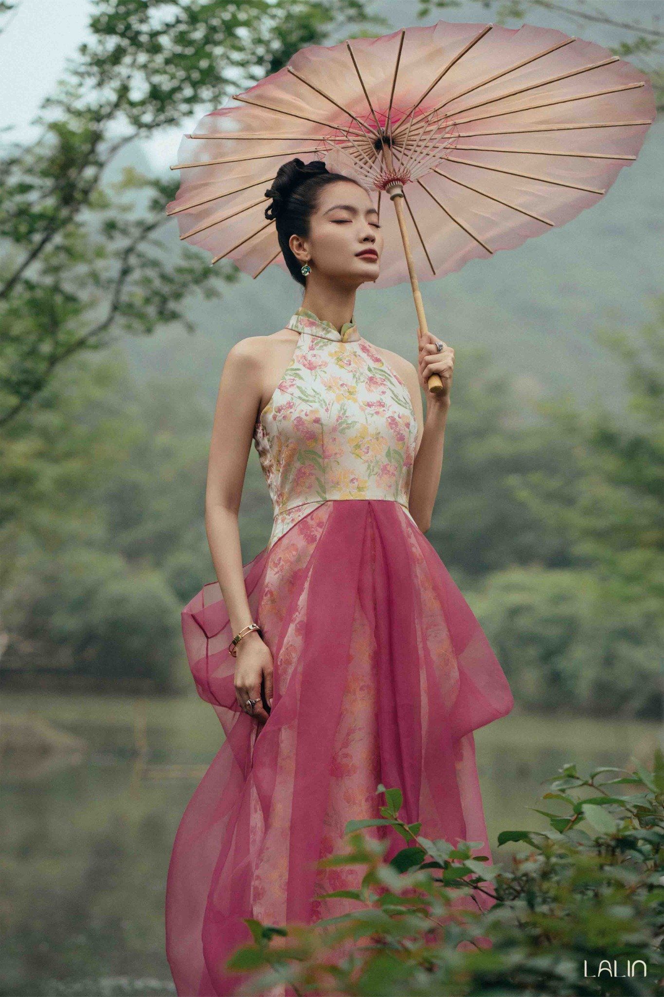 Đầm Gấm Cẩm Tú
