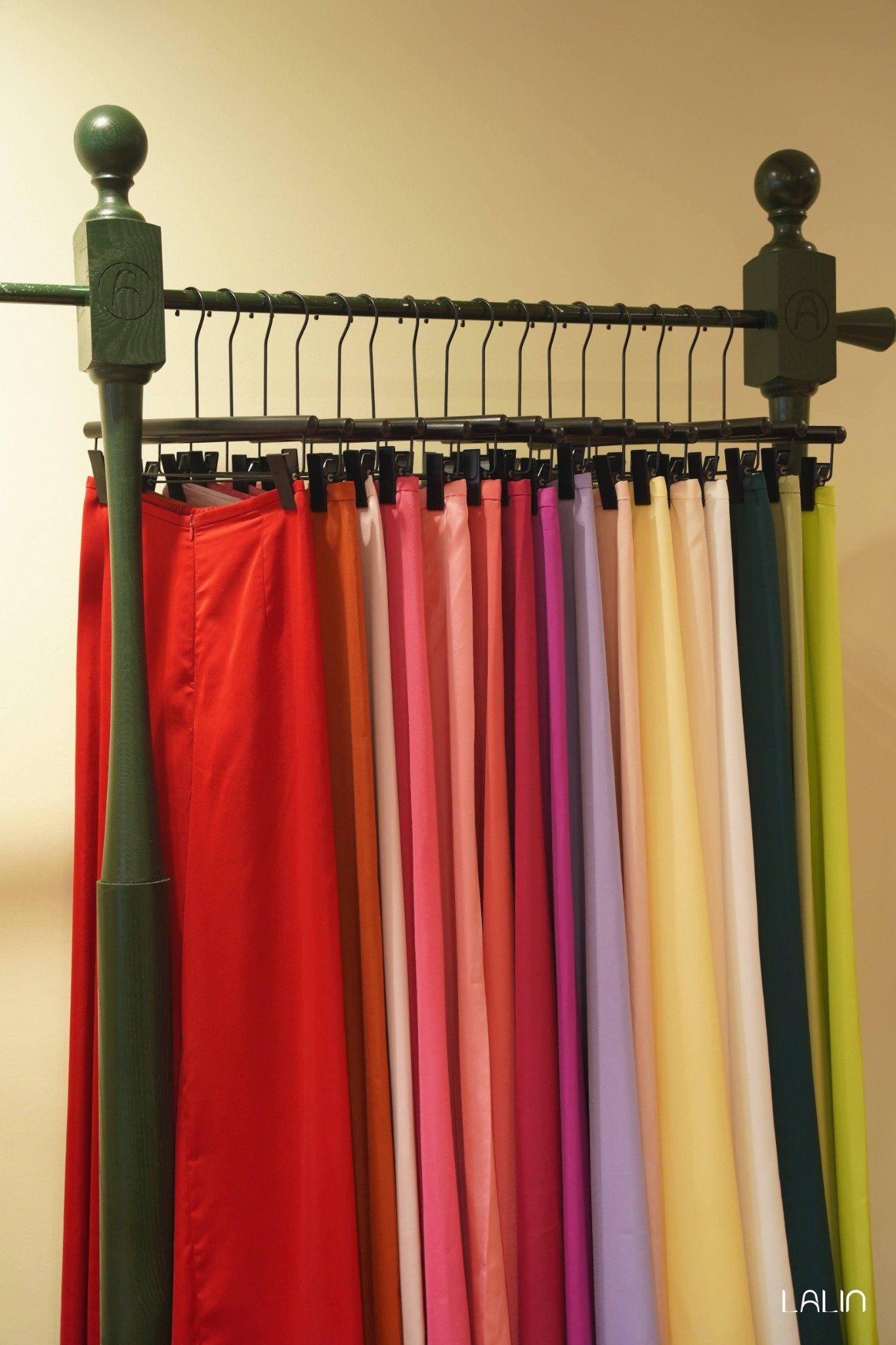 Quần Lụa Phụng Hy