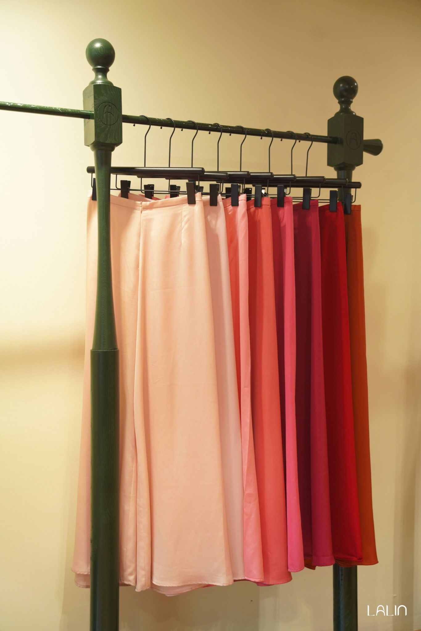 Quần Lụa Phụng Hy