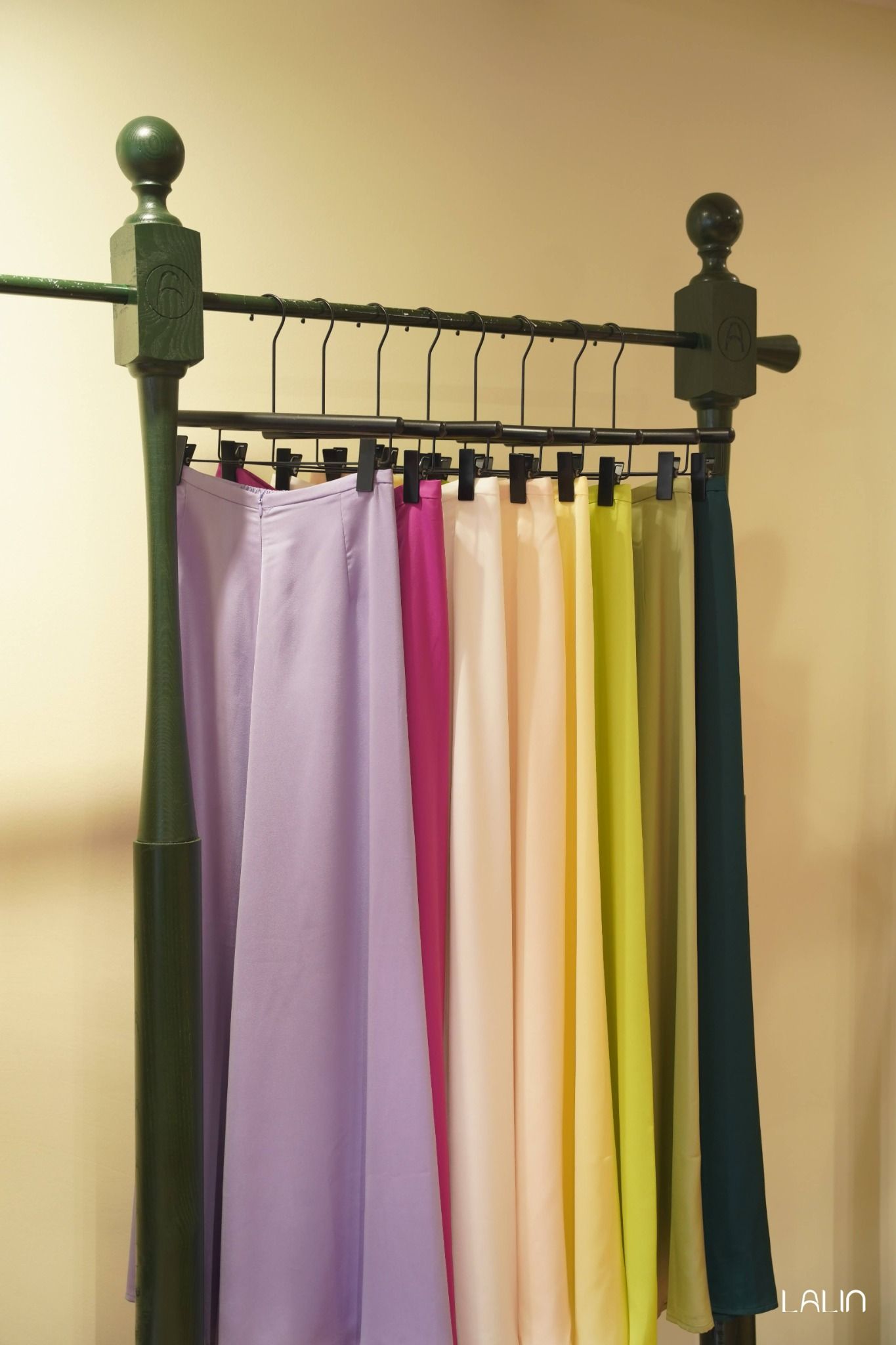 Quần Lụa Phụng Hy