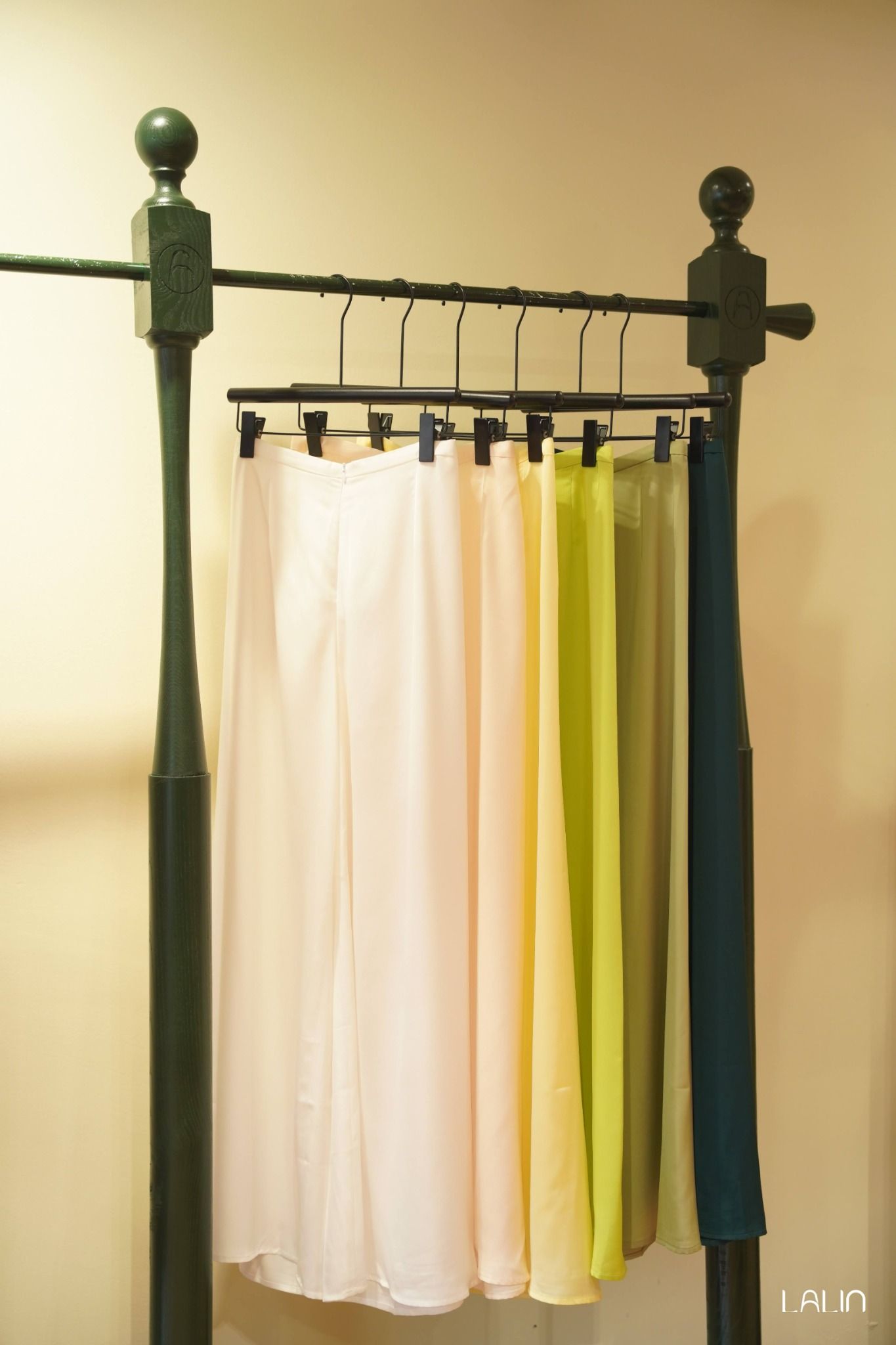 Quần Lụa Phụng Hy