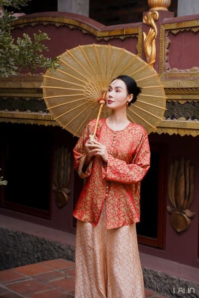  Áo Lụa Điểm Công 